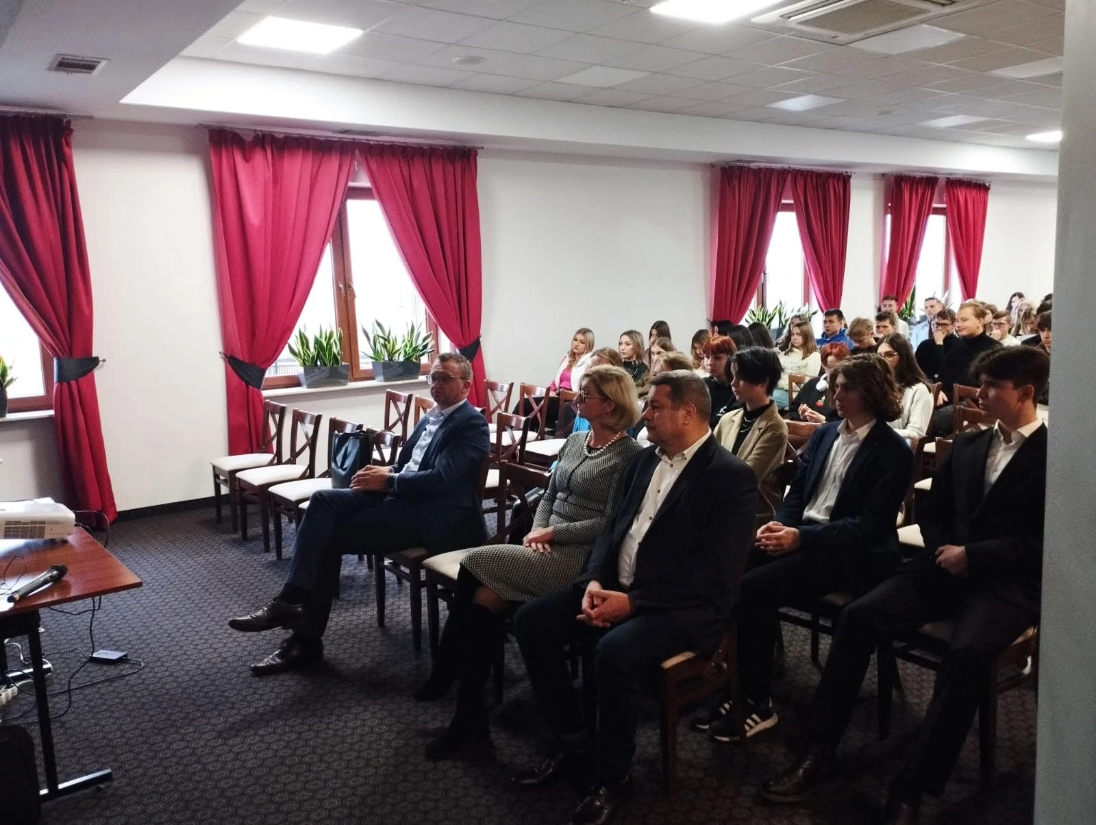Konferencja o Młodzieżowej Przedsiębiorczości